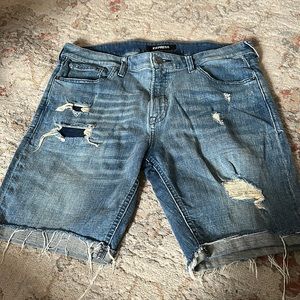 Men’s distressed shorts